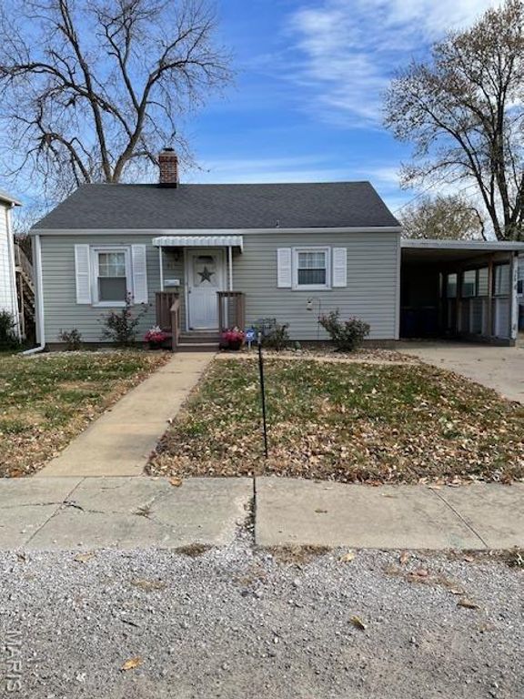 216 S Chestnut Street, Collinsville, IL 62234