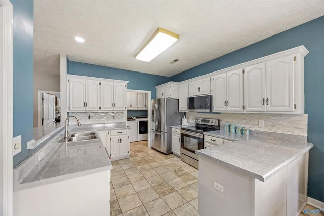 102 Silver Tail Lane SW, Huntsville, AL 35824