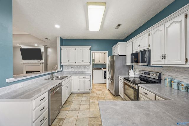 102 Silver Tail Lane SW, Huntsville, AL 35824