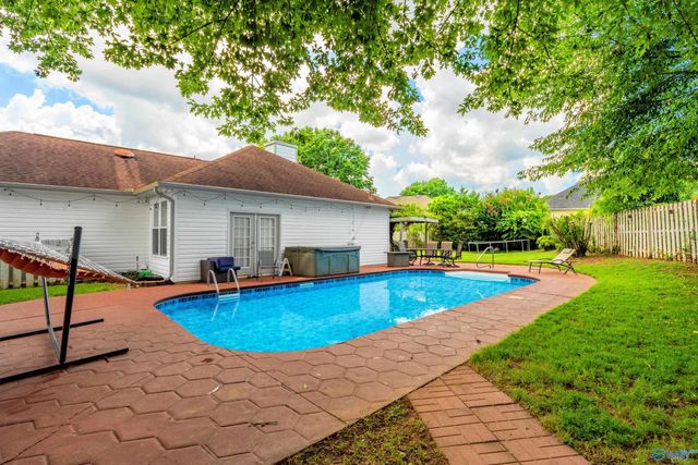 102 Silver Tail Lane SW, Huntsville, AL 35824