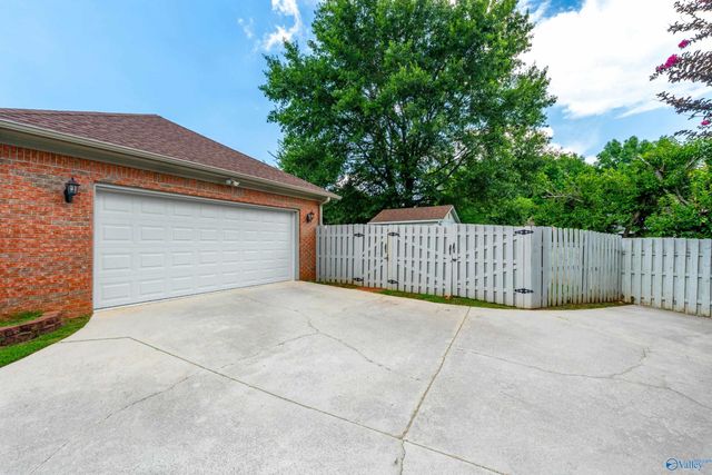 102 Silver Tail Lane SW, Huntsville, AL 35824