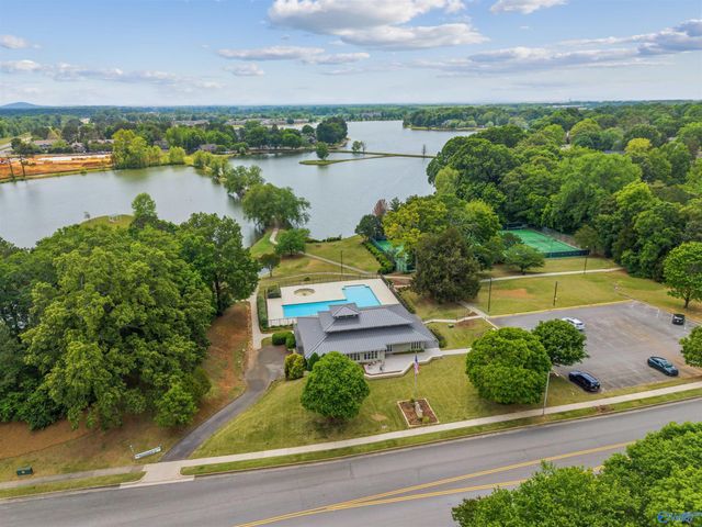 102 Silver Tail Lane SW, Huntsville, AL 35824