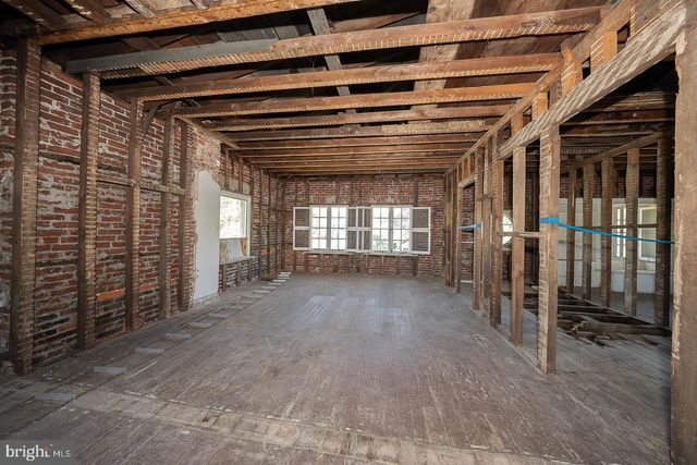 5 E CHESTNUT HILL AVE, Philadelphia, PA 19118
