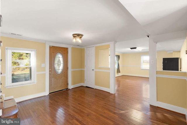 10733 PARKGATE DR, Nokesville, VA 20181