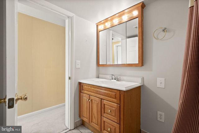 10733 PARKGATE DR, Nokesville, VA 20181