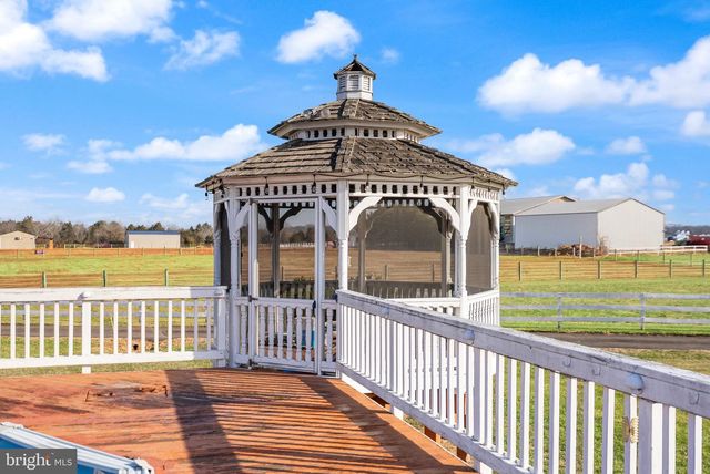 10733 PARKGATE DR, Nokesville, VA 20181