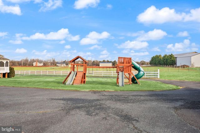 10733 PARKGATE DR, Nokesville, VA 20181