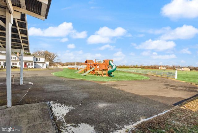 10733 PARKGATE DR, Nokesville, VA 20181