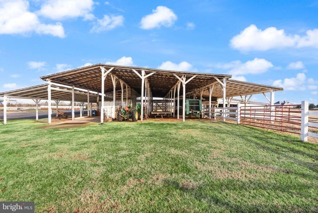 10733 PARKGATE DR, Nokesville, VA 20181