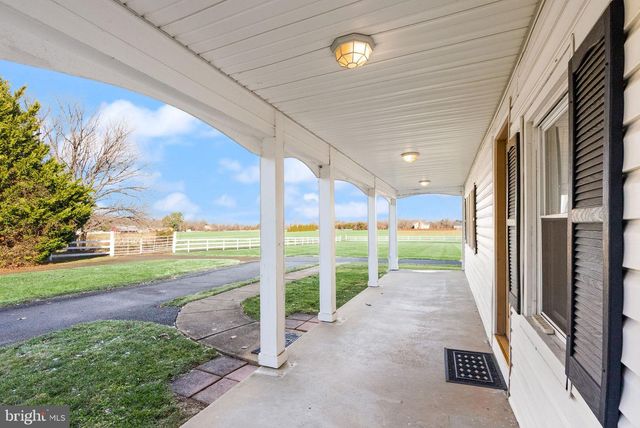 10733 PARKGATE DR, Nokesville, VA 20181