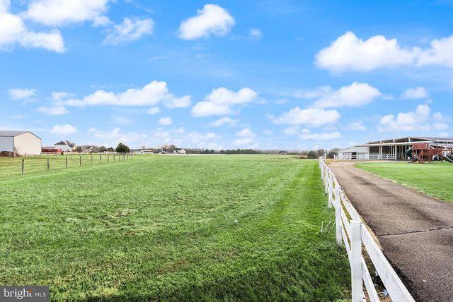 10733 PARKGATE DR, Nokesville, VA 20181