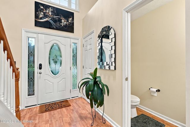 5003 Middlesex Dr, Louisville, KY 40245