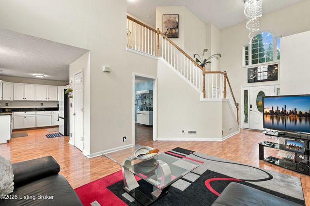 5003 Middlesex Dr, Louisville, KY 40245
