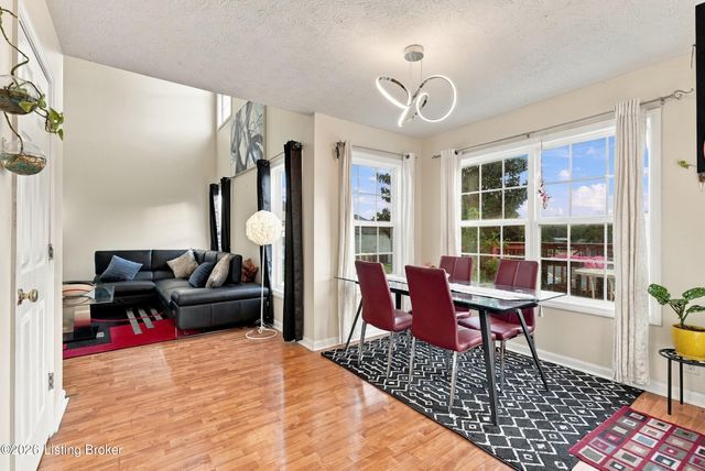 5003 Middlesex Dr, Louisville, KY 40245