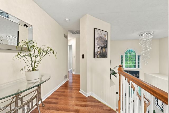 5003 Middlesex Dr, Louisville, KY 40245