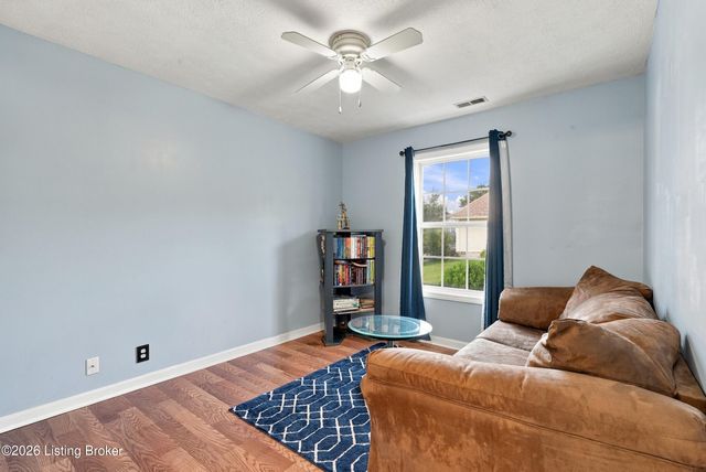 5003 Middlesex Dr, Louisville, KY 40245