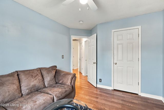 5003 Middlesex Dr, Louisville, KY 40245