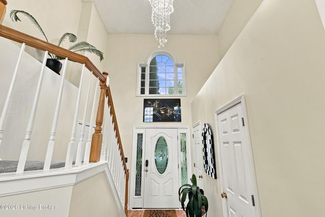 5003 Middlesex Dr, Louisville, KY 40245