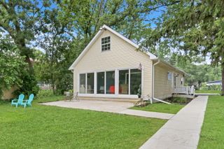 41607 N Lotus Avenue, Antioch, IL 60002