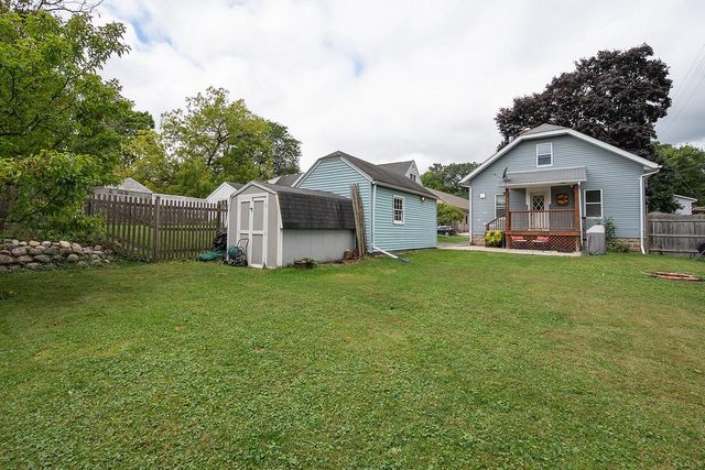 511 N Washington AVENUE, Waukesha, WI 53188