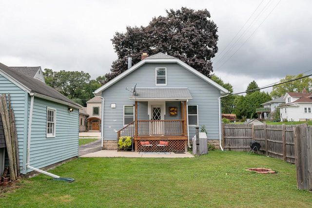 511 N Washington AVENUE, Waukesha, WI 53188