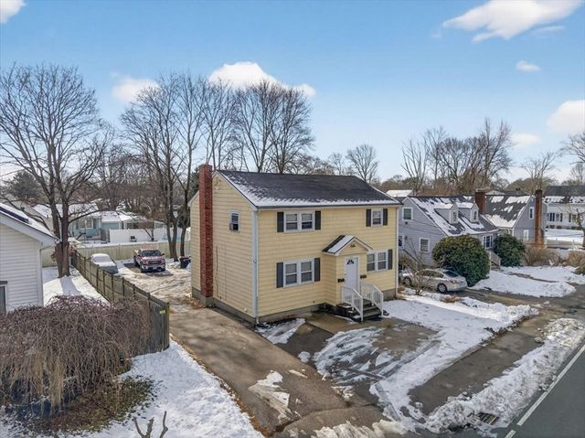 596 Ash St, Brockton, MA 02301