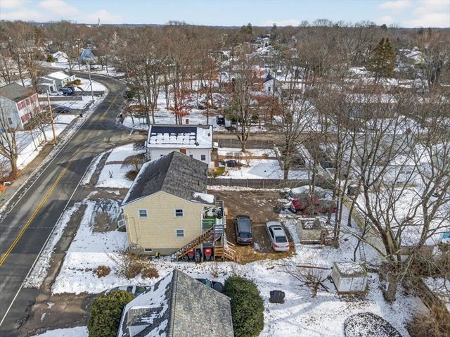 596 Ash St, Brockton, MA 02301