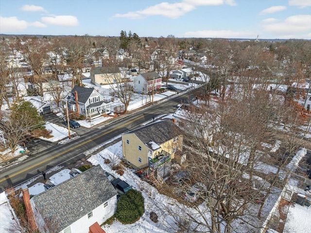 596 Ash St, Brockton, MA 02301