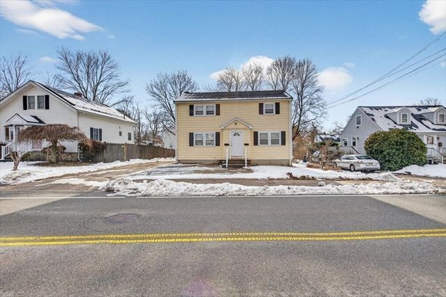 596 Ash St, Brockton, MA 02301