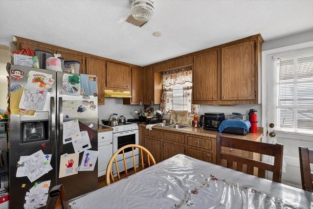 596 Ash St, Brockton, MA 02301