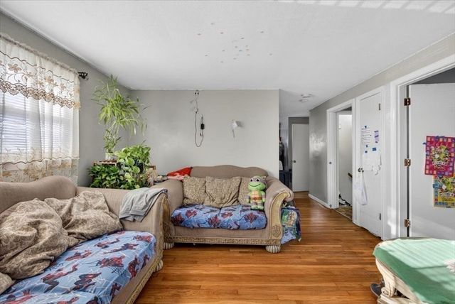 596 Ash St, Brockton, MA 02301