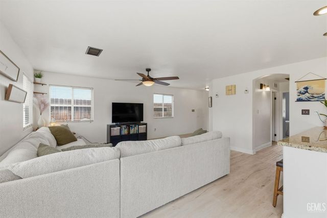 4301 Pacific Grove Court, Bakersfield, CA 93312