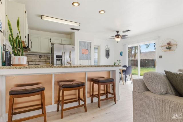 4301 Pacific Grove Court, Bakersfield, CA 93312