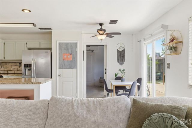 4301 Pacific Grove Court, Bakersfield, CA 93312