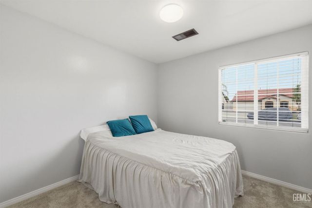 4301 Pacific Grove Court, Bakersfield, CA 93312