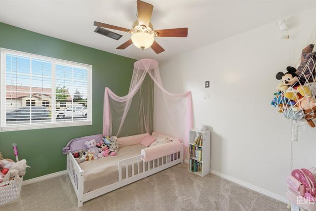4301 Pacific Grove Court, Bakersfield, CA 93312