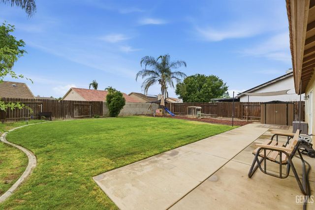 4301 Pacific Grove Court, Bakersfield, CA 93312