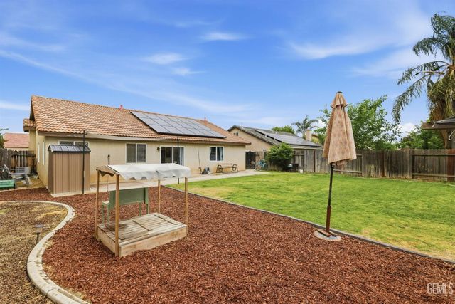 4301 Pacific Grove Court, Bakersfield, CA 93312