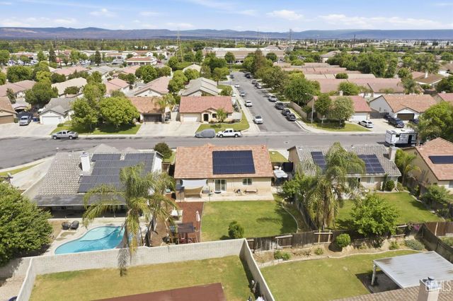 4301 Pacific Grove Court, Bakersfield, CA 93312
