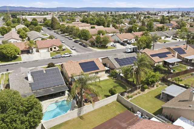 4301 Pacific Grove Court, Bakersfield, CA 93312