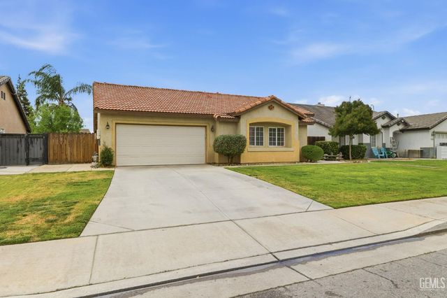 4301 Pacific Grove Court, Bakersfield, CA 93312