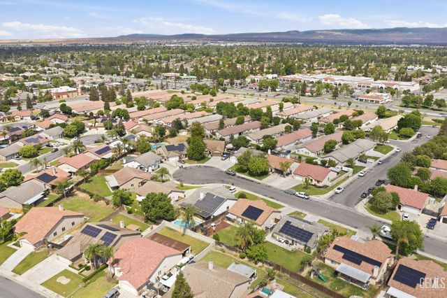 4301 Pacific Grove Court, Bakersfield, CA 93312