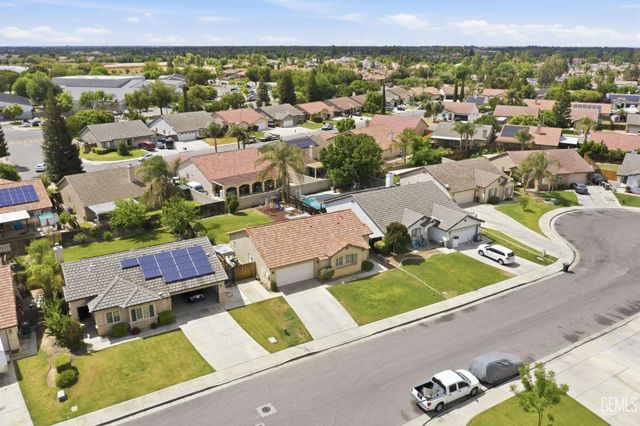 4301 Pacific Grove Court, Bakersfield, CA 93312