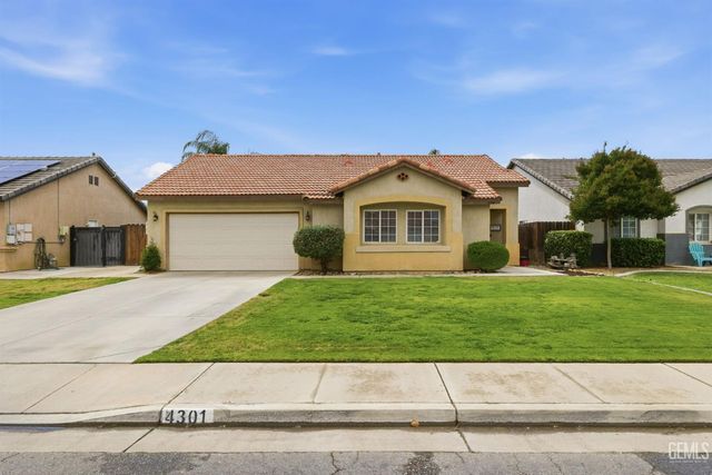 4301 Pacific Grove Court, Bakersfield, CA 93312