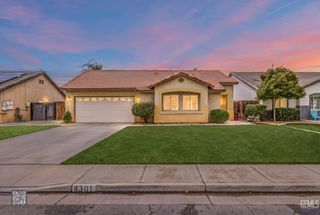 4301 Pacific Grove Court, Bakersfield, CA 93312