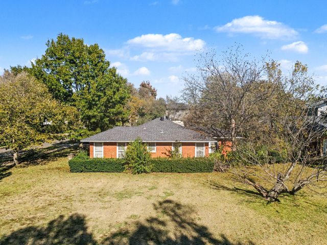 9734 Mixon Drive, Dallas, TX 75220