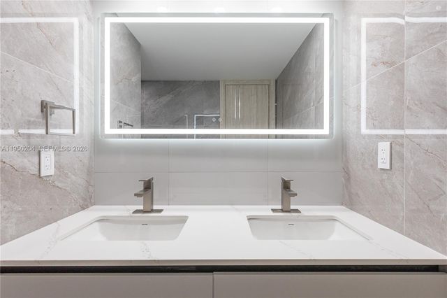 2401 S Ocean Dr PH-A4, Hollywood, FL 33019