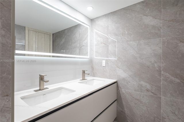 2401 S Ocean Dr PH-A4, Hollywood, FL 33019