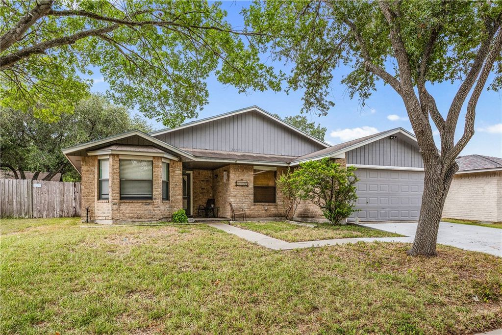 11621 Saspamco Creek Dr, Corpus Christi, TX 78410