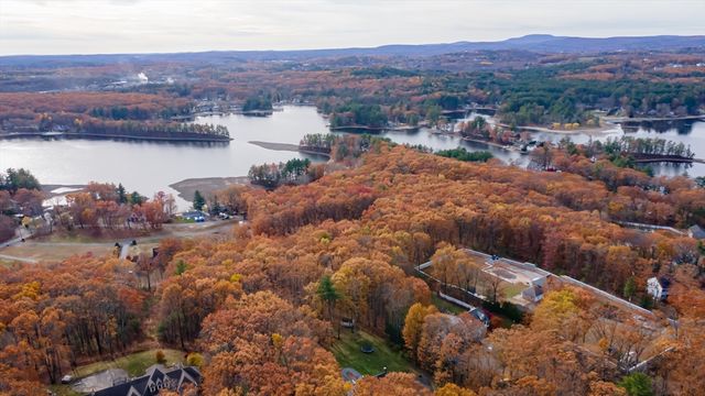 120 Robbs Hill Road, Lunenburg, MA 01462